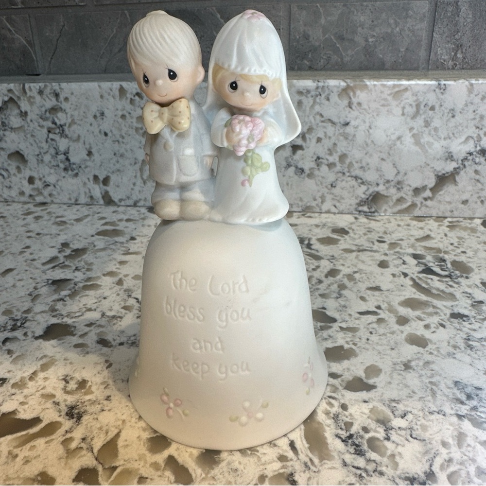 Precious Moments Wedding Bell Bride Groom Lord Bless You and Keep You. No Box